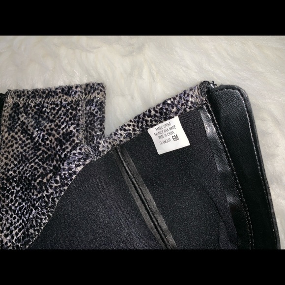 Python snakeskin print stacked heel boots - Picture 5 of 6